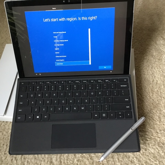 Surface Pro Signature Keyboard – Black - Plus USB / HDMI Adapters - Picture 3 of 10